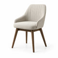 Chaise en tissu beige avec pieds en bois
